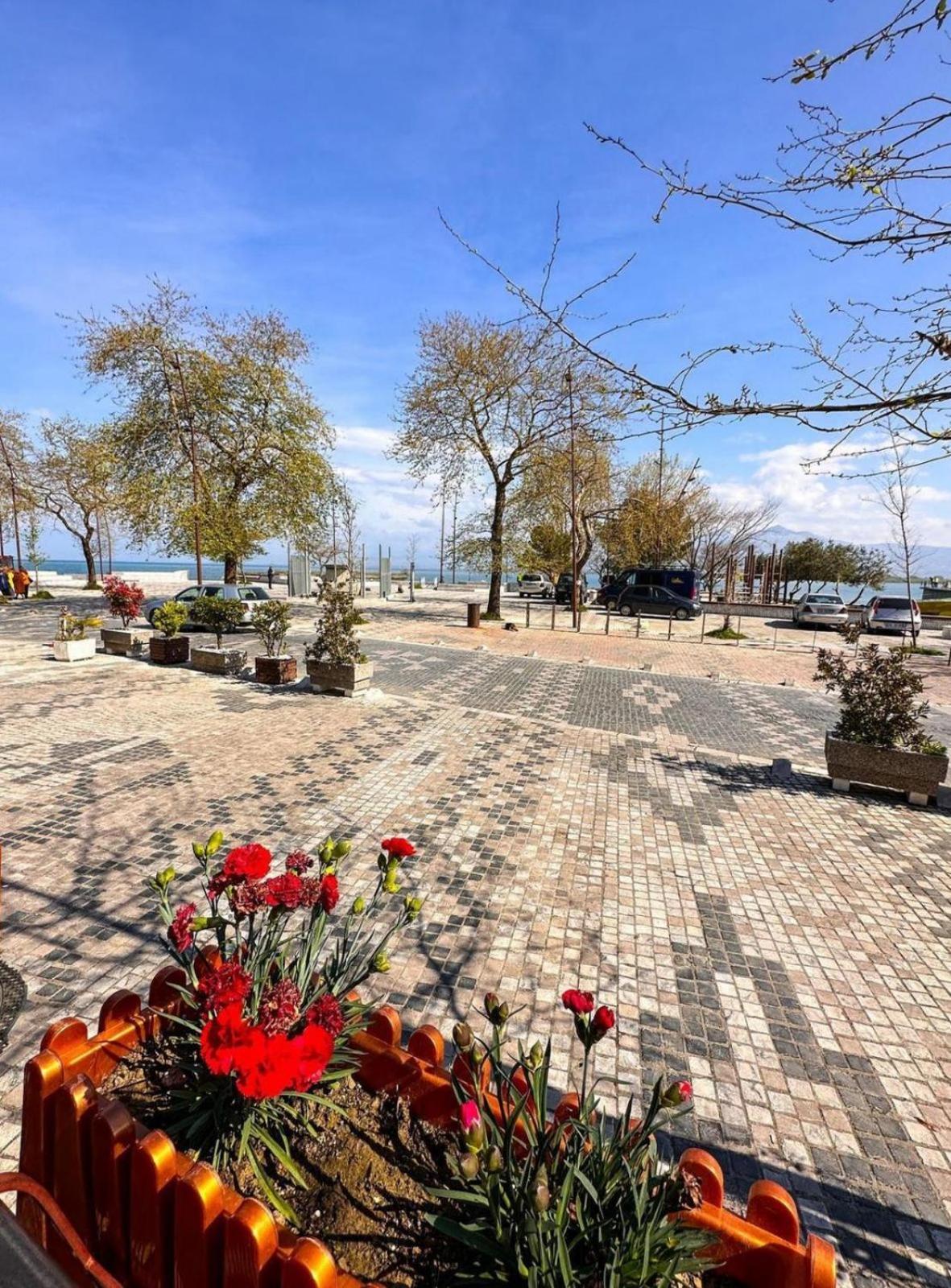 Hotel Flaer Shkodër Buitenkant foto